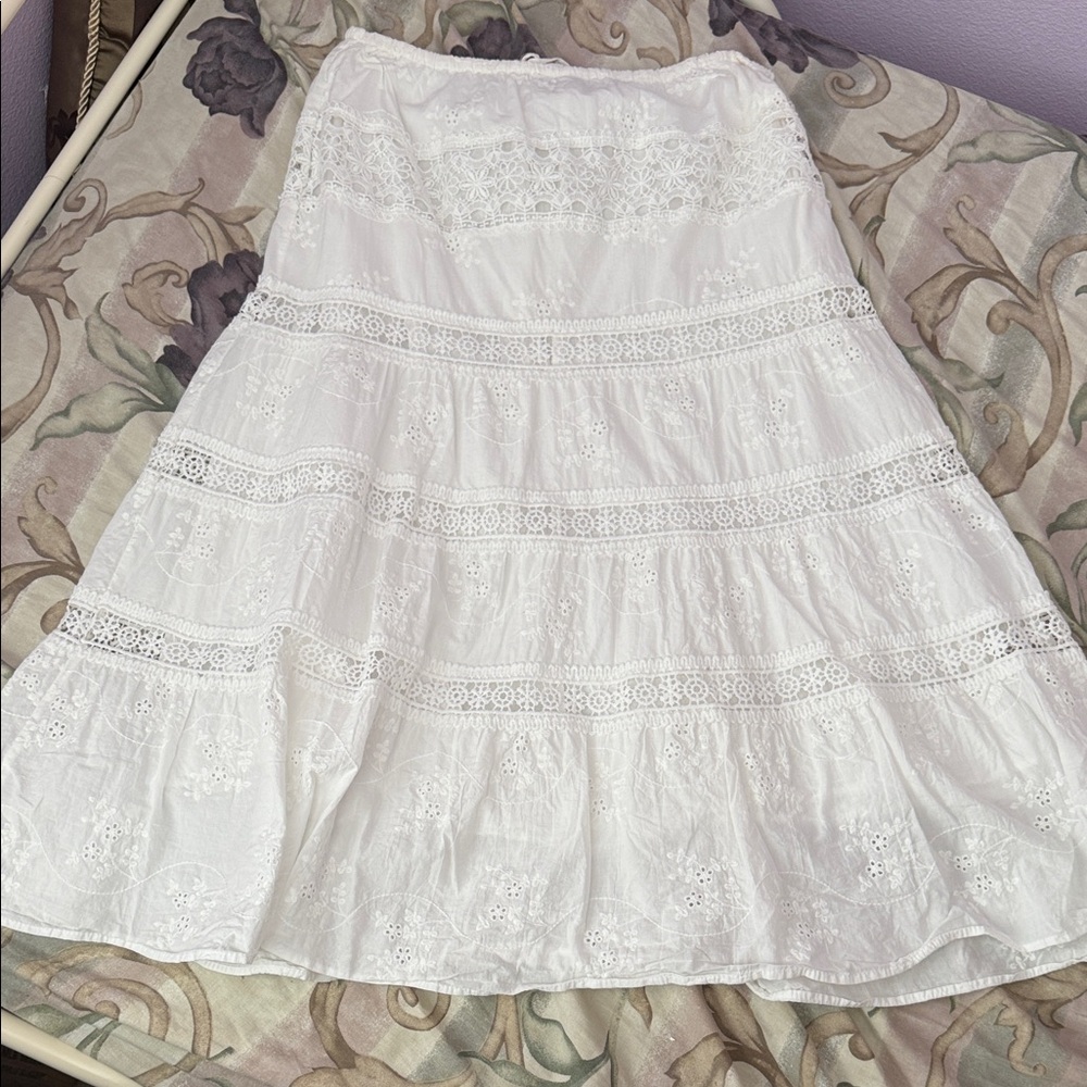 EDIKTED White Lace Maxi Skirt